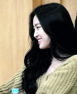 서로 닮은것같은 손나은&쯔위 | 인스티즈