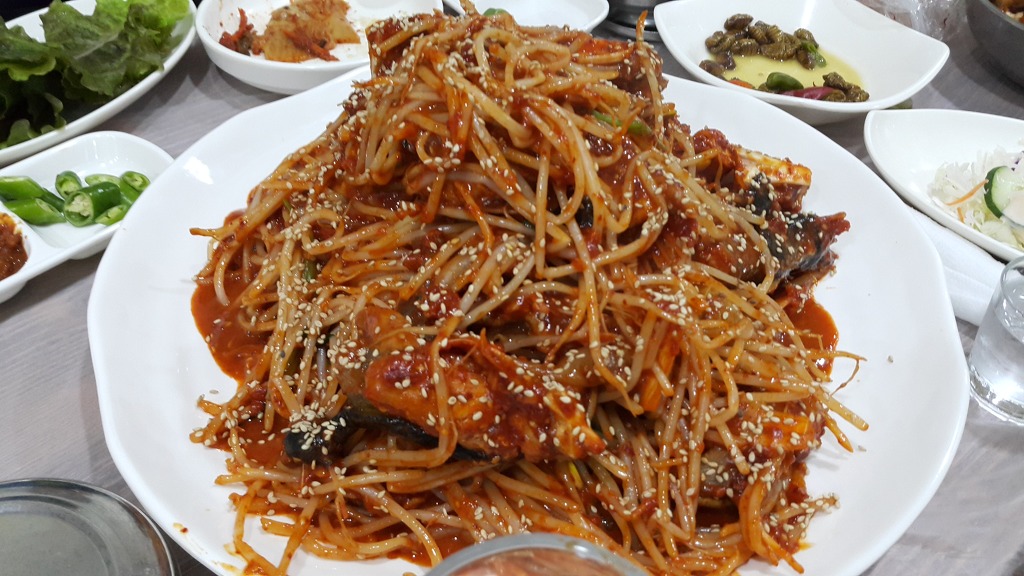 족발이랑아구 이미지