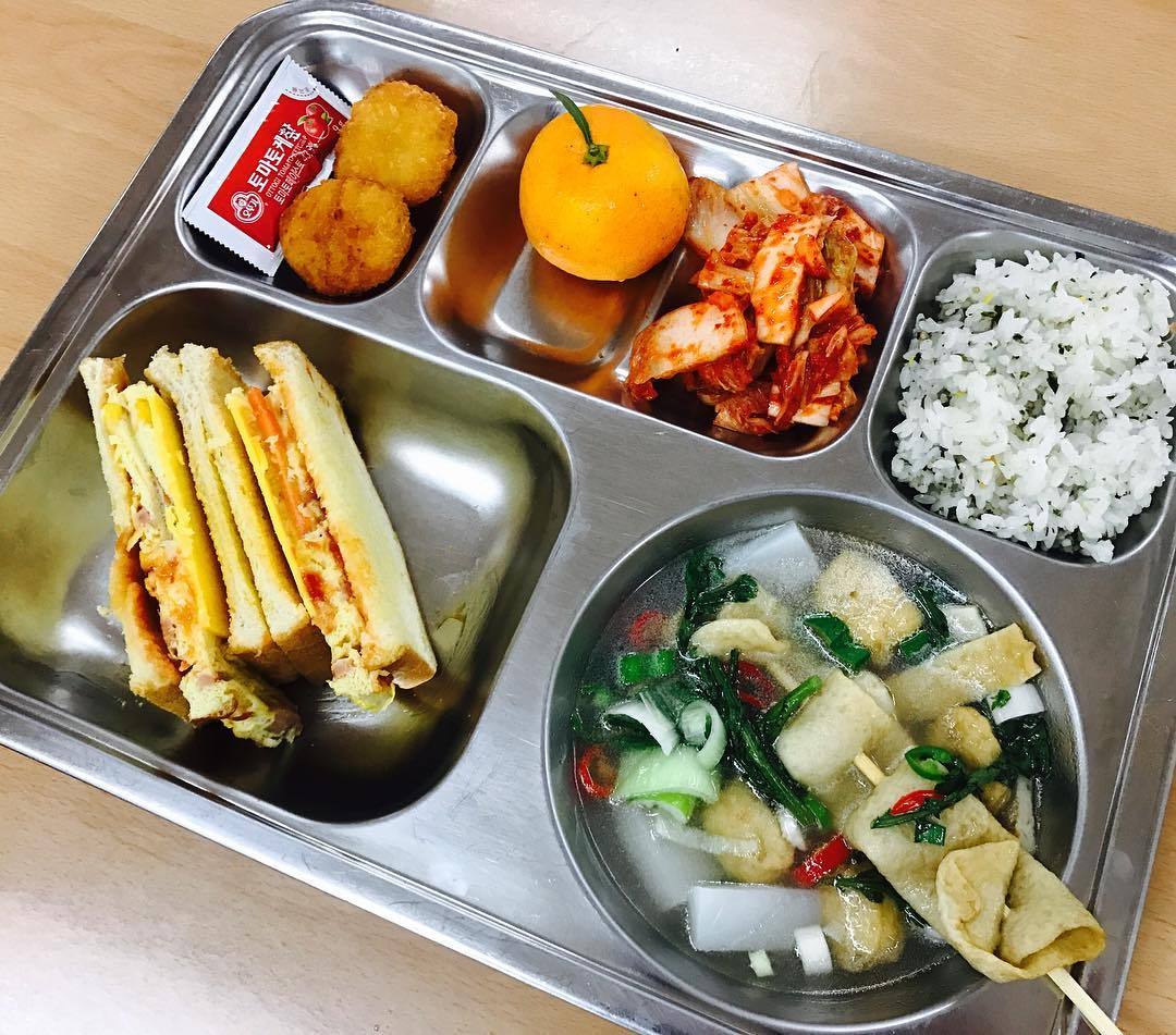 어느 고등학교 급식.jpg | 인스티즈