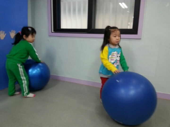 공굴리기 이미지