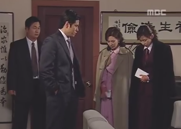 10.26 궁정동의 여인들이 받은 돈.jpg | 인스티즈