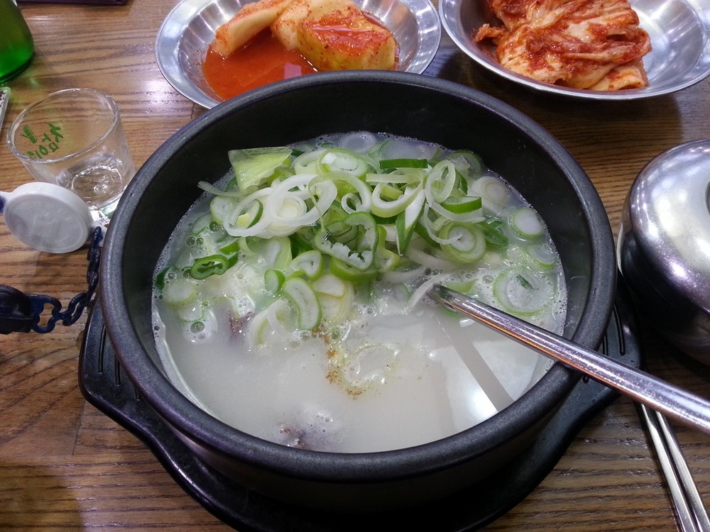 누구에게도 방해받지 않으며 신경쓰지 않고 음식을 먹는다는 포상의 행위 iN 동네놀이 | 인스티즈