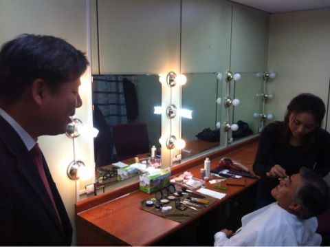 메이크업받는 대통령님.jpg | 인스티즈