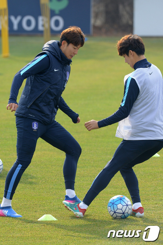 오늘자 굳은 표정으로 회복 훈련하는 축구대표팀 | 인스티즈