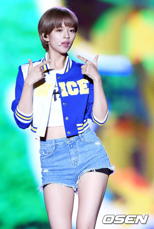 오늘자 머리색 바뀐 트와이스 정연.jpg | 인스티즈