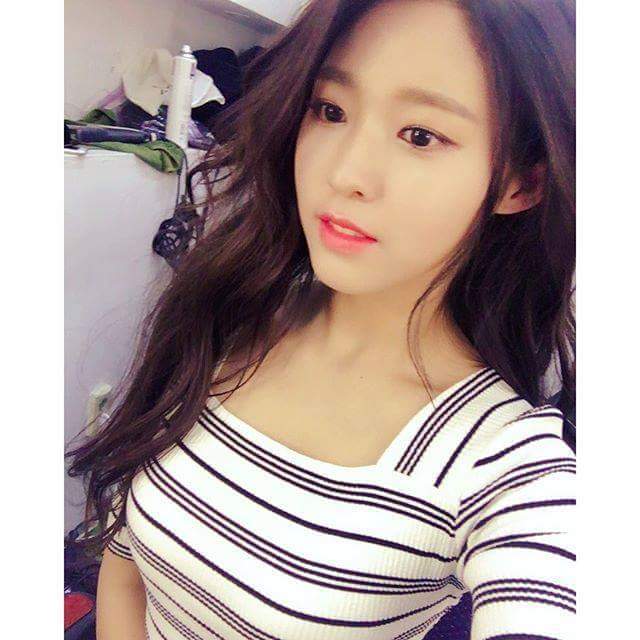 저를 보고 좋아하는 설현이 | 인스티즈