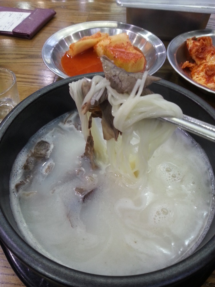 누구에게도 방해받지 않으며 신경쓰지 않고 음식을 먹는다는 포상의 행위 iN 동네놀이 | 인스티즈