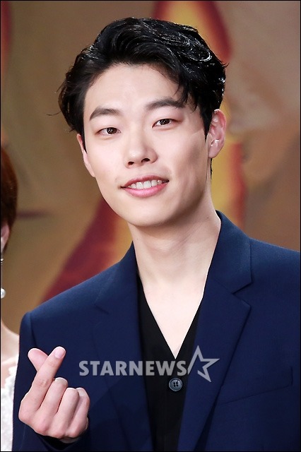 오늘자 안타까운 류준열. jpg | 인스티즈