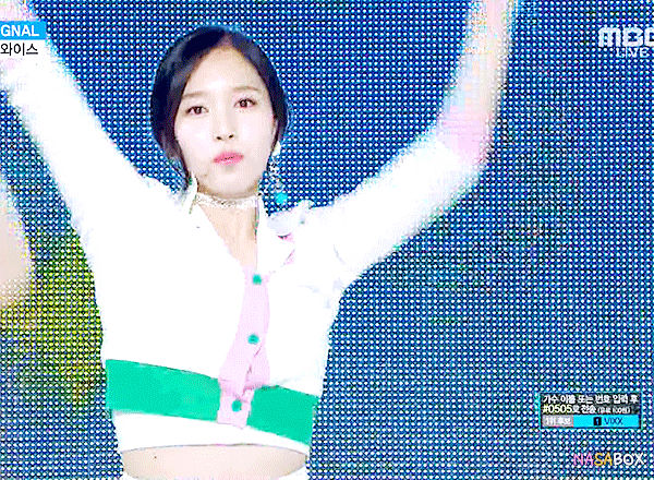 오늘자 머리 묶은 미나 | 인스티즈