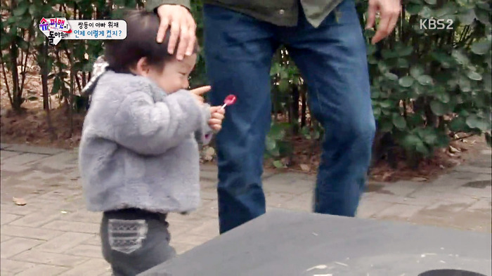 [슈퍼맨이돌아왔다] 서언이가 한없이 관대해지는 존재들ㅋㅋㅋ.JPG | 인스티즈