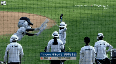 야구장에서 양궁 훈련 | 인스티즈