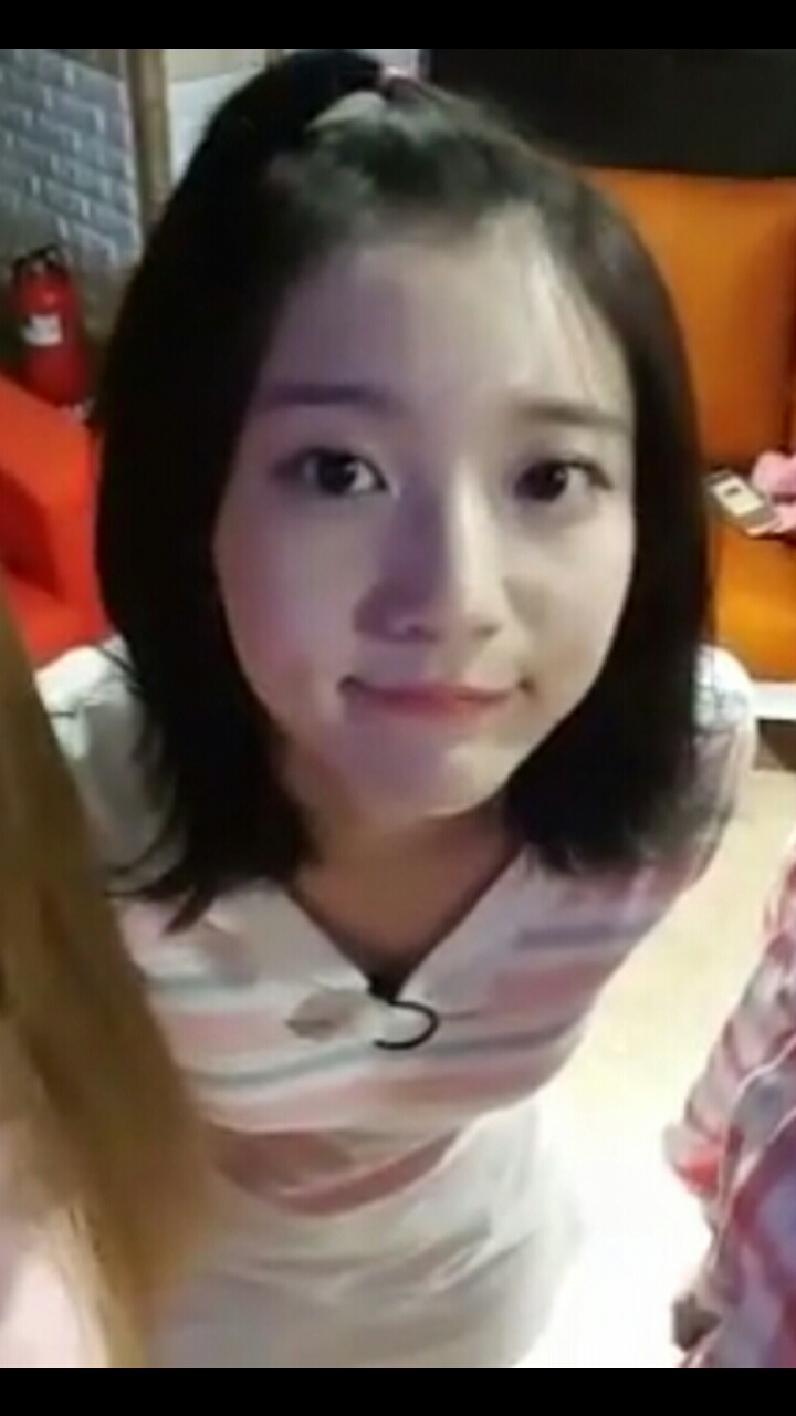 비주얼 쩌는 오마이걸 막내라인 | 인스티즈
