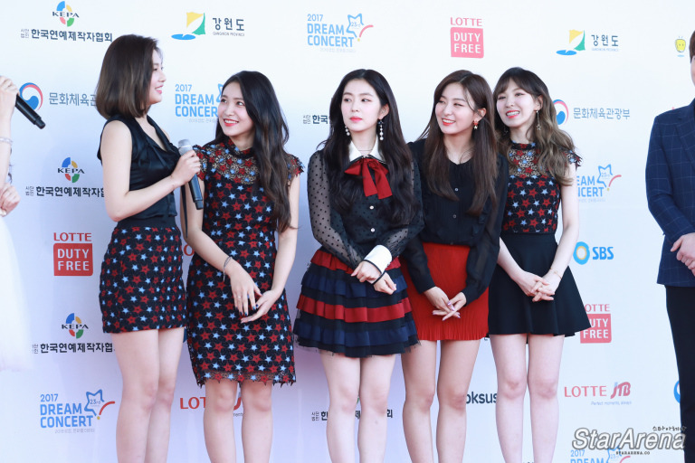 역장님 된 기념 레드벨벳 | 인스티즈