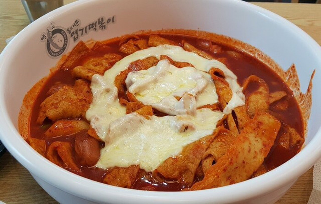 엽기 떡볶이 vs 신전 떡볶이.jpg | 인스티즈
