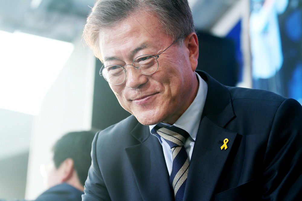 [문재인] 신촌에서 찍은 잘생긴 이니라오 | 인스티즈