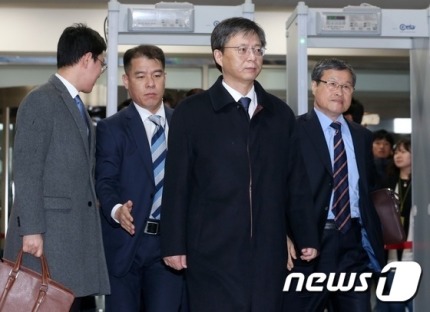 오늘자 국회에 도착한 우병우 | 인스티즈