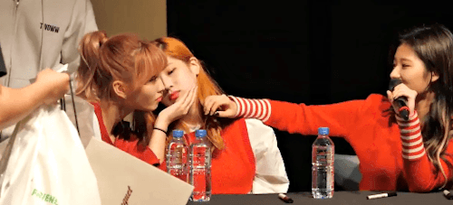 [트와이스] 모모랑 사나 사이에서 귀여움 받는 다현이 | 인스티즈