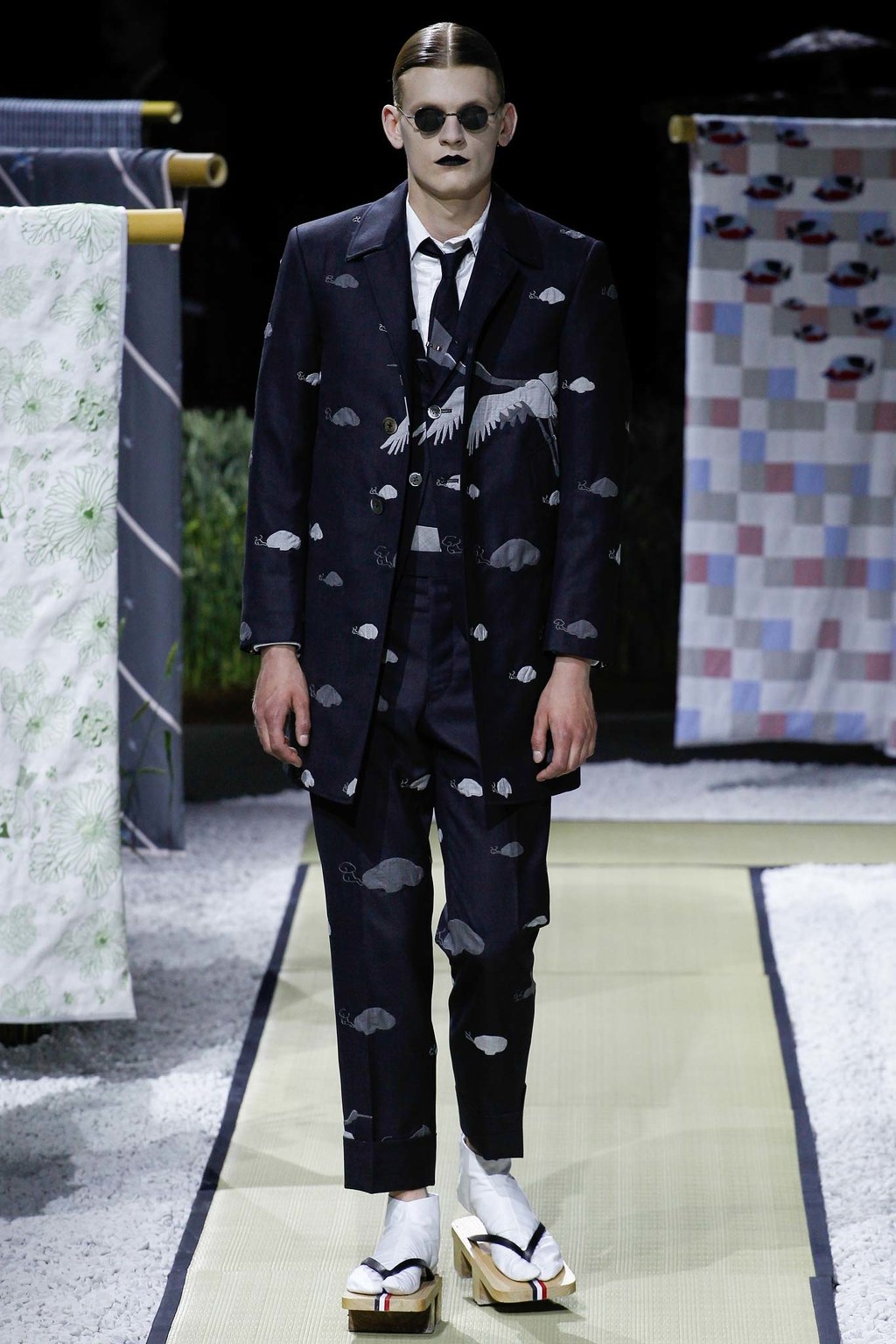 일본풍의 톰브라운 SS16 (데이터주의) | 인스티즈