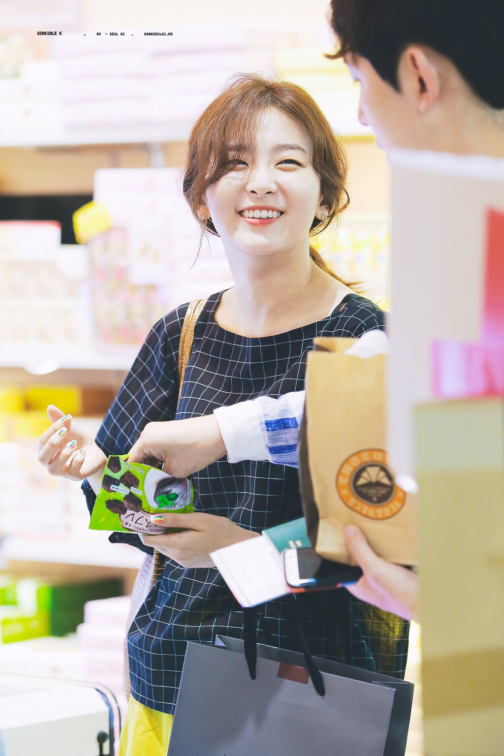 웃으면 빙구되는 아이돌.jpgif | 인스티즈