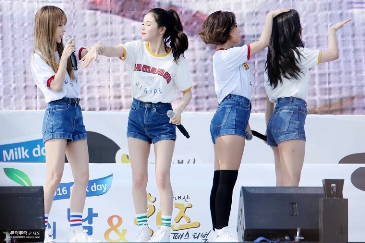 마마무 무대 위 장난 모음.gif | 인스티즈