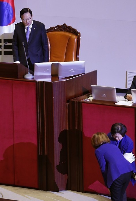 끝까지 예의를 지키는 정치인 은수미..... | 인스티즈