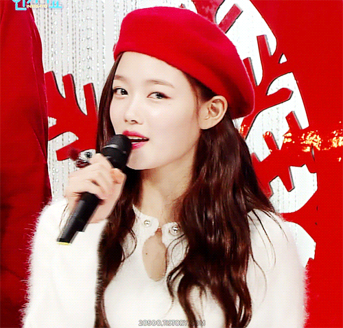 모자 쓴 김유정.gif | 인스티즈