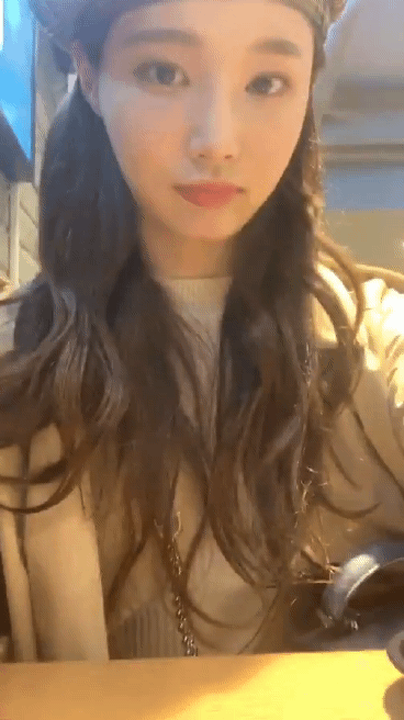 어제 3주년 기념 인스타 라이브한 모모랜드 연우.gif | 인스티즈