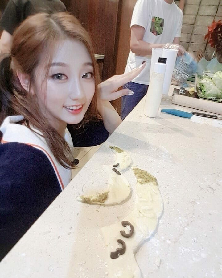 [러블리즈] 대한민국 어웨이 레플을 살까해서 예인이 | 인스티즈