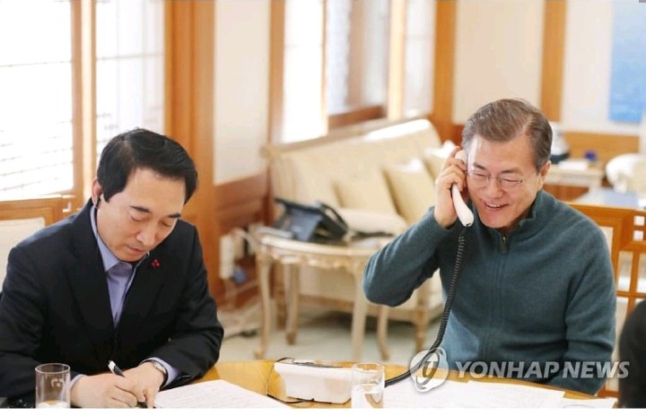국민들과 통화하는 문재인 대통령 | 인스티즈