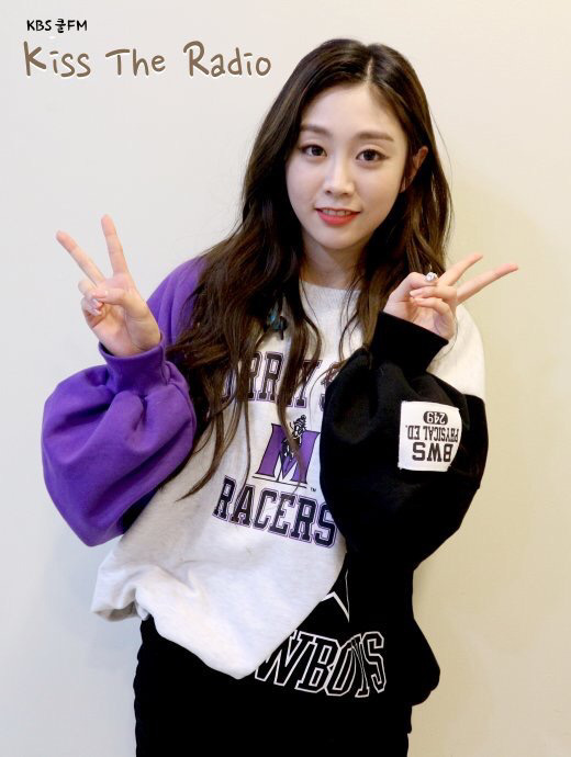 [러블리즈] 근로자의 날이라 그런지 평소 보다 일이 더 많아진 기분이라서 지수 | 인스티즈
