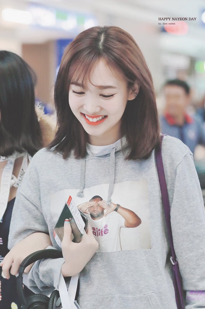 오늘이 생일인 트와이스 맏내 나연이.jpgif | 인스티즈