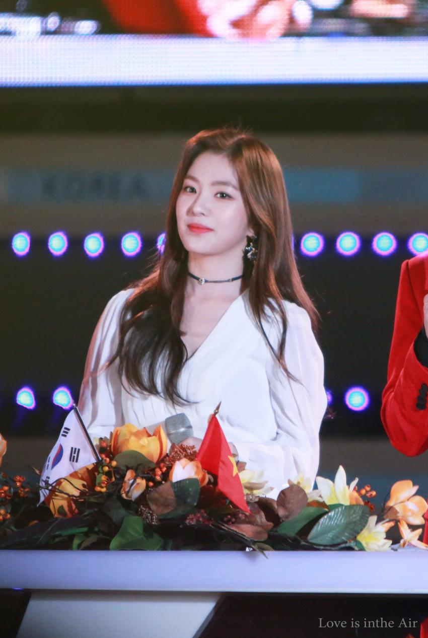 화이트가 잘 어울리는 아이린.jpgif | 인스티즈
