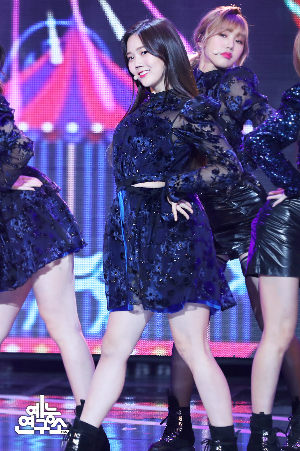 오마이걸 음악중심 현장포토.jpg | 인스티즈