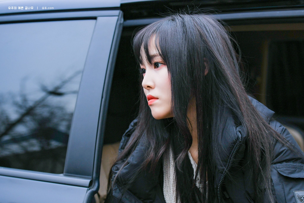 [여자친구] 생일날 일하는게 썩 좋은 일은 아니라서 유주 | 인스티즈