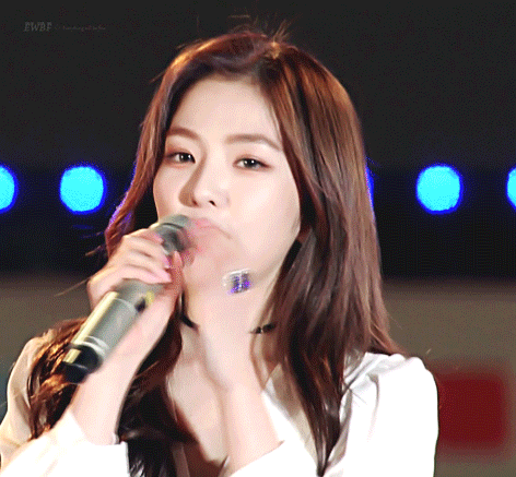 화이트가 잘 어울리는 짱예보스 아이린.gif | 인스티즈