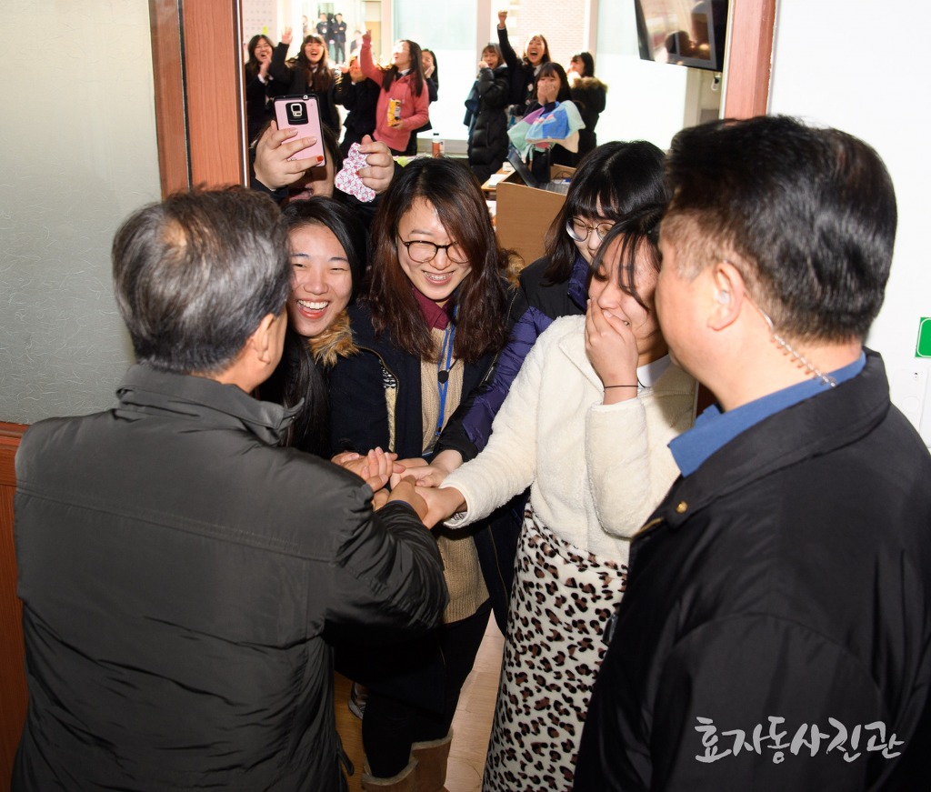 [효자동사진관] 문재인 대통령 포항여고 방문 사진(엄청 시끄럽긔) | 인스티즈