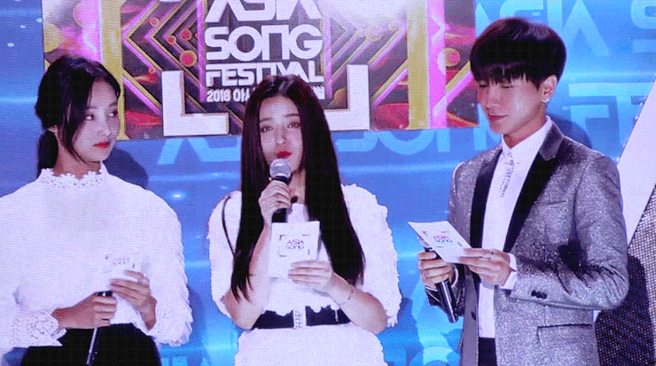 남자를 녹이는 연우의 눈빛.gif | 인스티즈