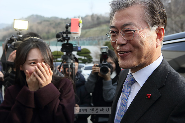 잘생기고 멋있고 능력있는 남자를 바라보는 여자들 | 인스티즈