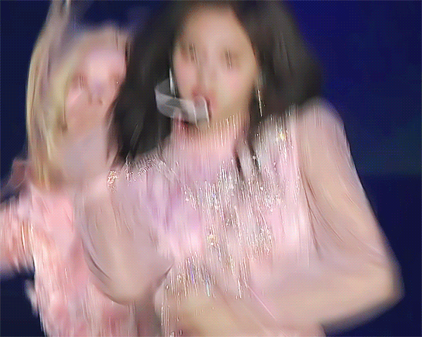 어제 골든디스크어워즈 트와이스 쯔위의 미모ㄷㄷㄷ.jpgif | 인스티즈