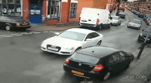 접촉사고 나자마자 우루루루.gif | 인스티즈