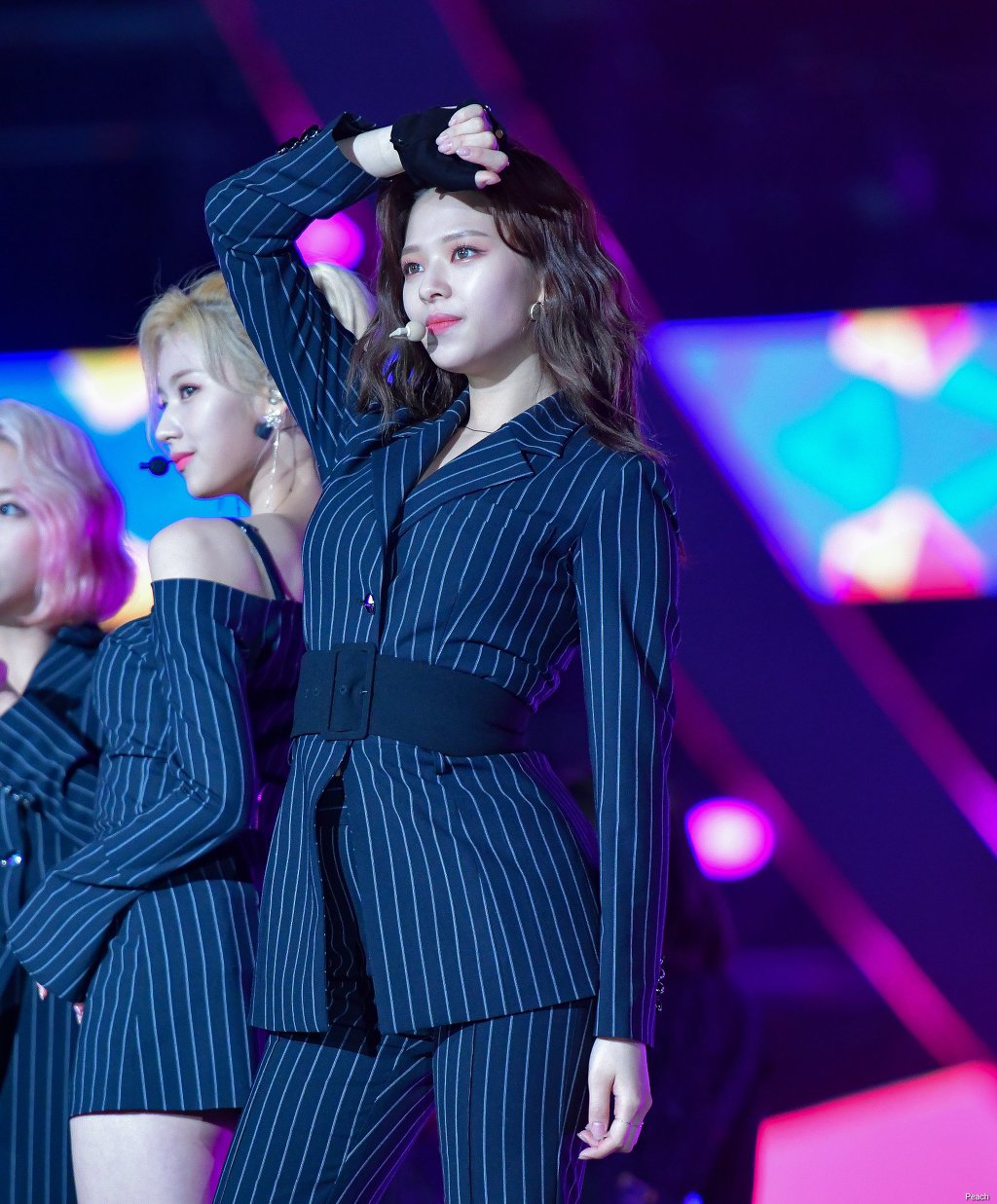 요즘 너무 이쁜 정연이 광주 슈퍼콘서트 | 인스티즈