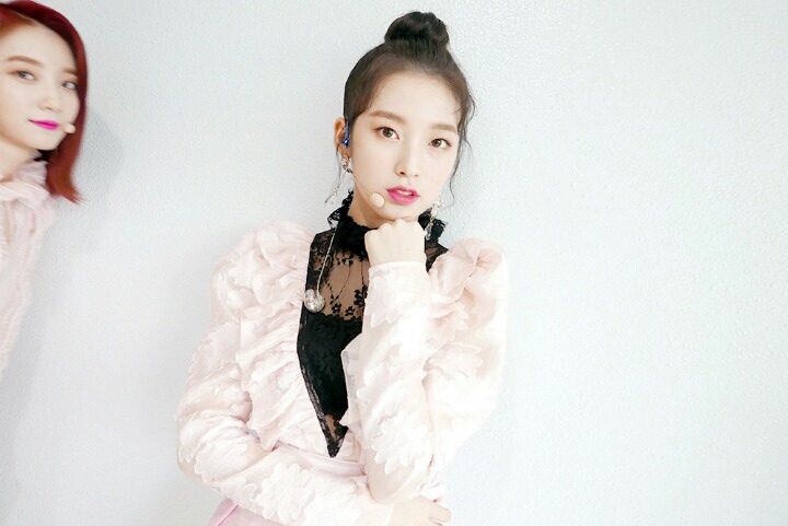 오마이걸 아린이는 몰랐던 비니의 등장.jpgif | 인스티즈