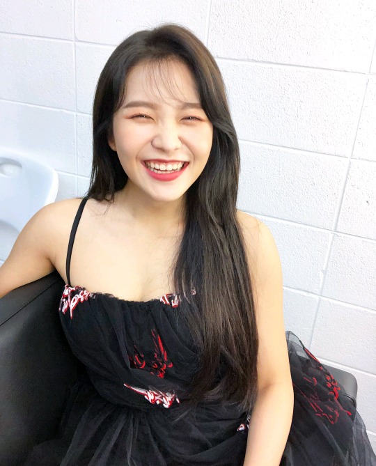 레드벨벳 예리가 눈웃음짓는 단계.jpg | 인스티즈