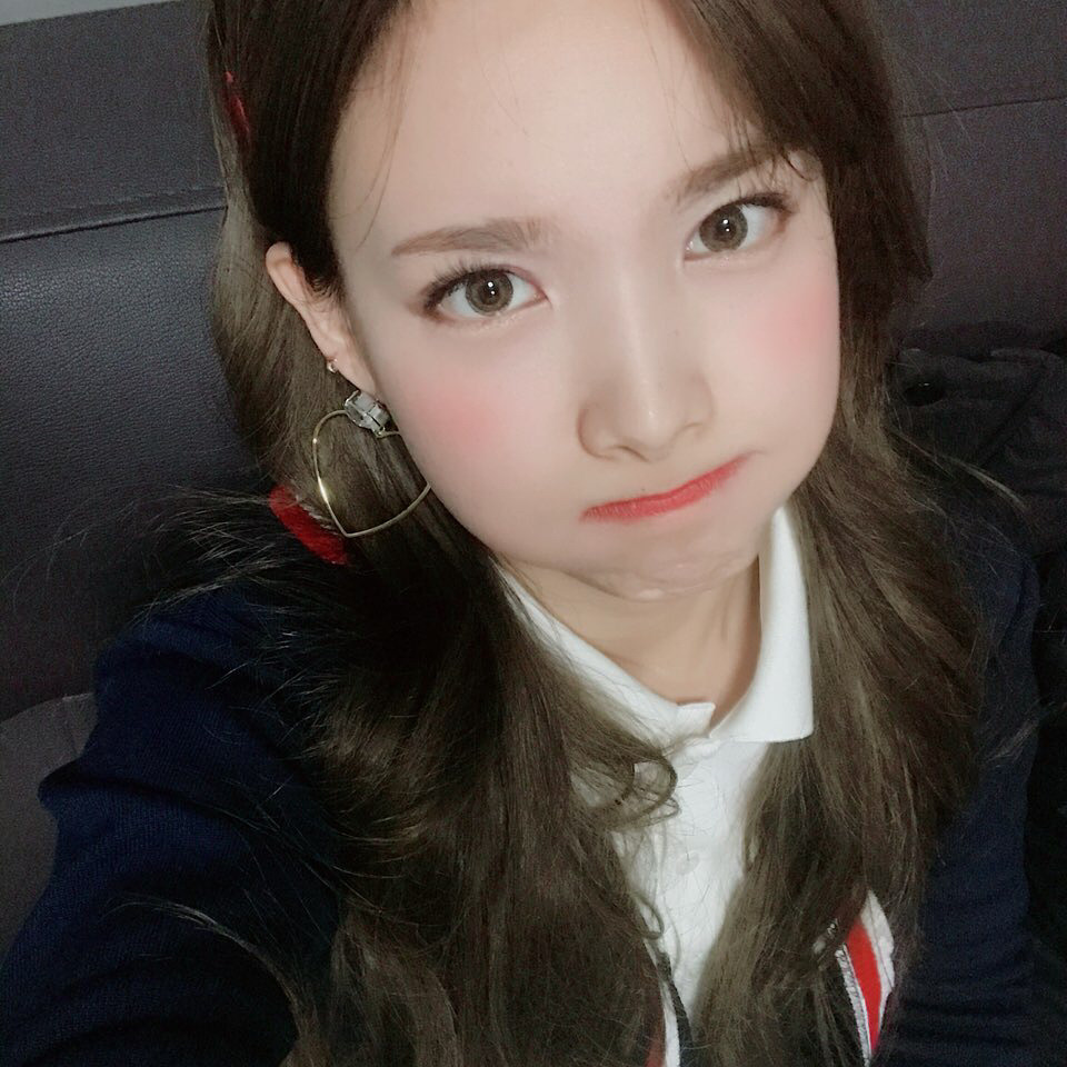 이제 시크해지고 싶은 나연 | 인스티즈