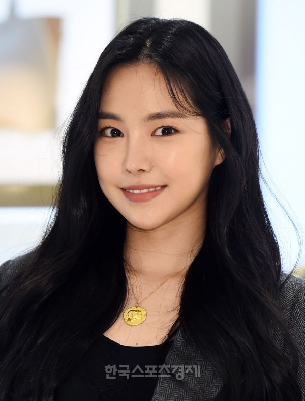 오늘자 손나은.jpg | 인스티즈