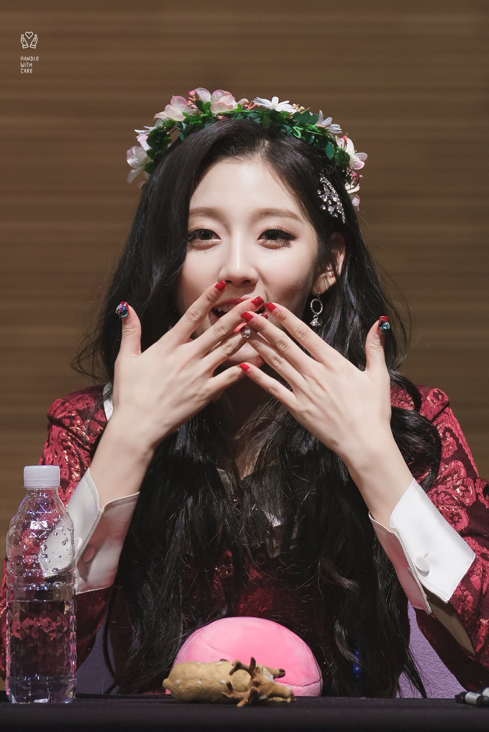 러블리즈에 가장 늦게 합류한 멤버.jpgif | 인스티즈