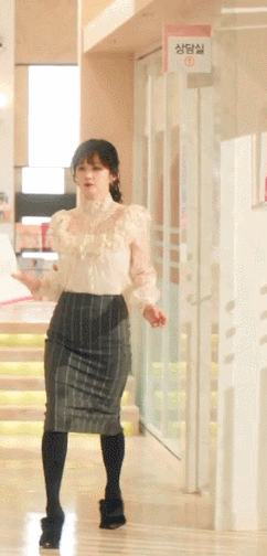 허리라인 만큼은 자신있다는 장나라.jpgif | 인스티즈