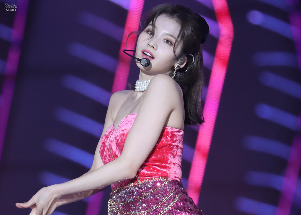 오늘이 생일인 트와이스 사나.jpgif (335장) | 인스티즈