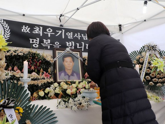 정말 열일하는 민주당 의원입니다 | 인스티즈