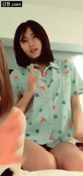 침대위의 오하영..gif | 인스티즈
